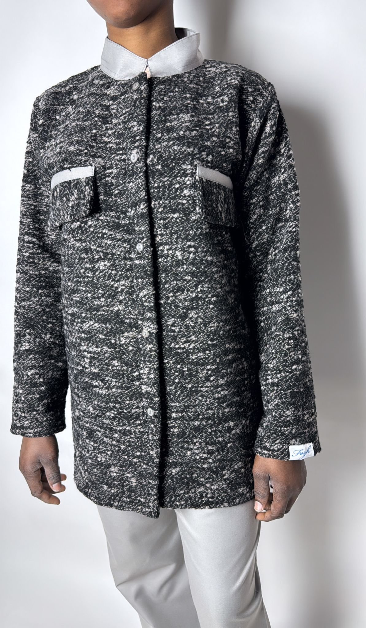 رمادي و اسود